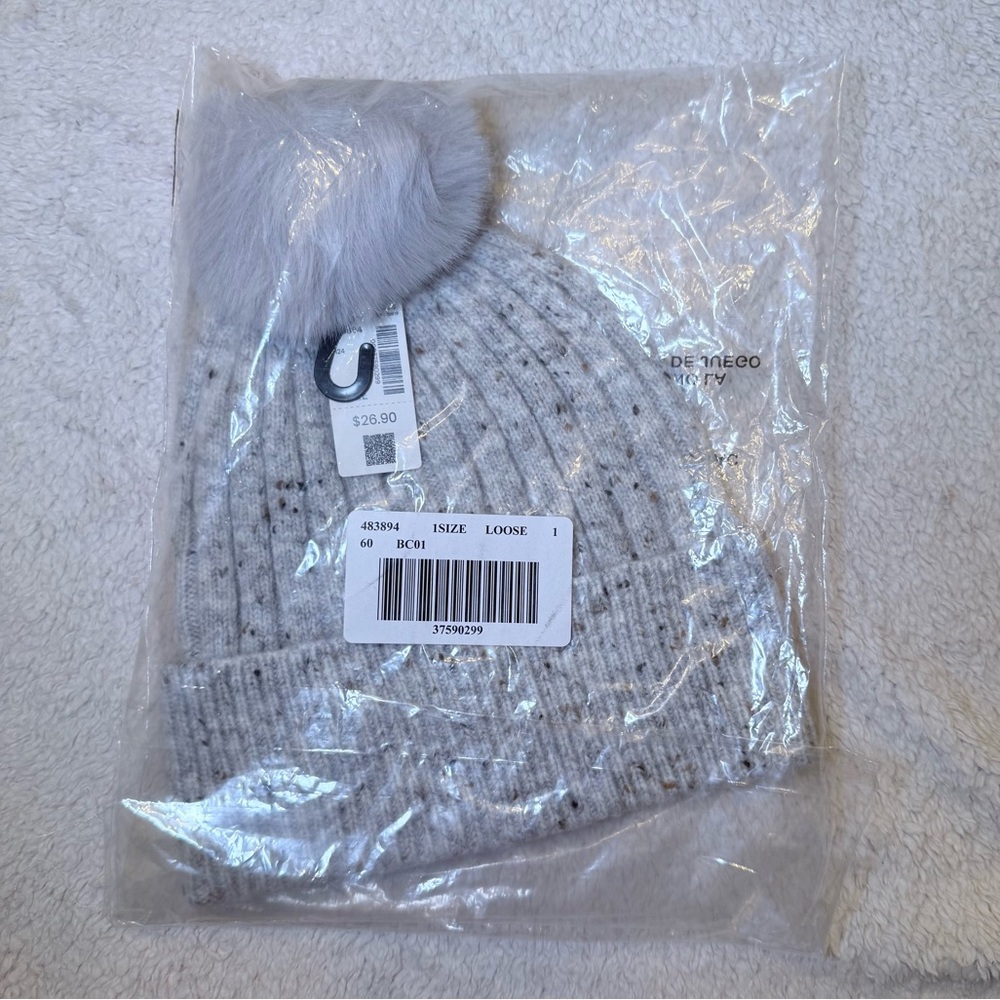 Reitmans Ribbed Beanie with Pompom - Picture 8 of 9